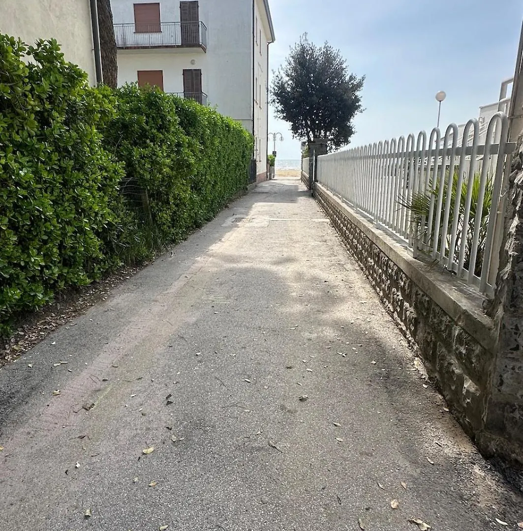 Villa Giorgio - Giardino Privato - A Pochi Passi Dal Mare Lido di Jesolo 0*,  Włochy